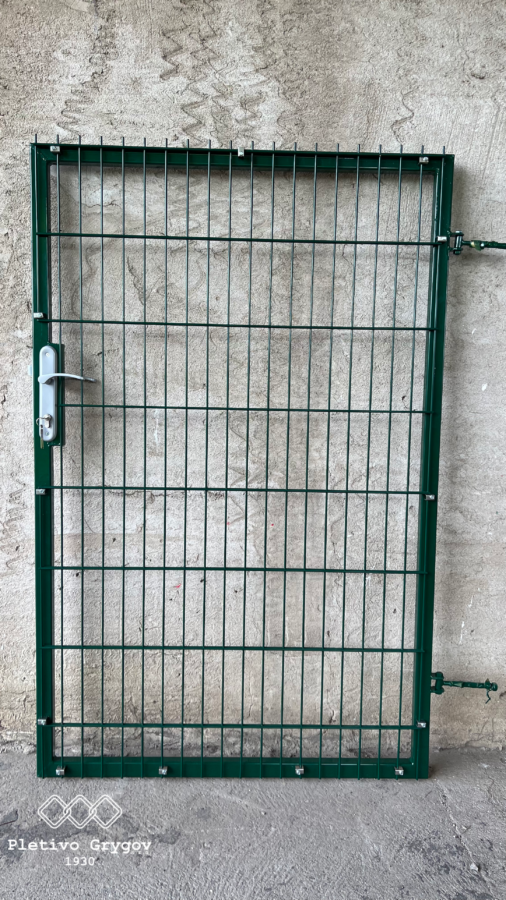 Jeklová brána nebo branka s panelovou výplní